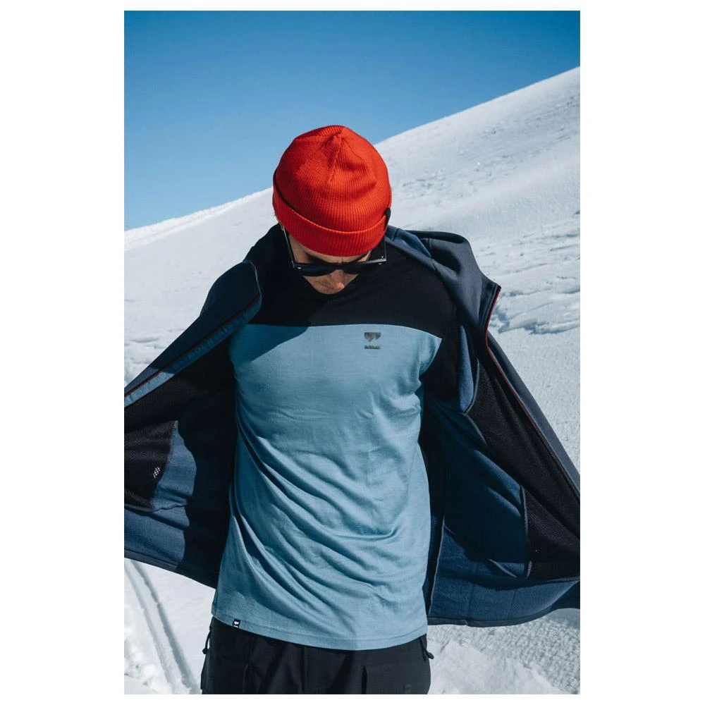 Sous-vêtement Technique Mons Royale Europe M's Yotei Ls Black Blue Slate 7 Sous-vêtement Technique Mons Royale Europe M's Yotei Ls Black Blue Slate – Image 5